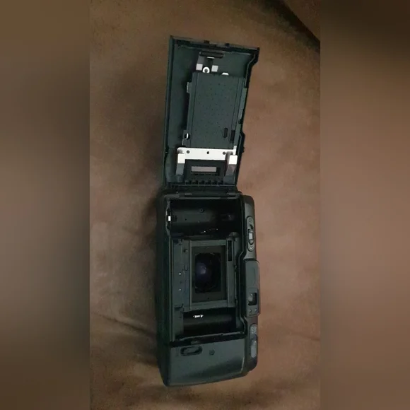 Minolta Freedom Zoom 70C 35MM ES Film Camera - Untested - Picture 3 of 4